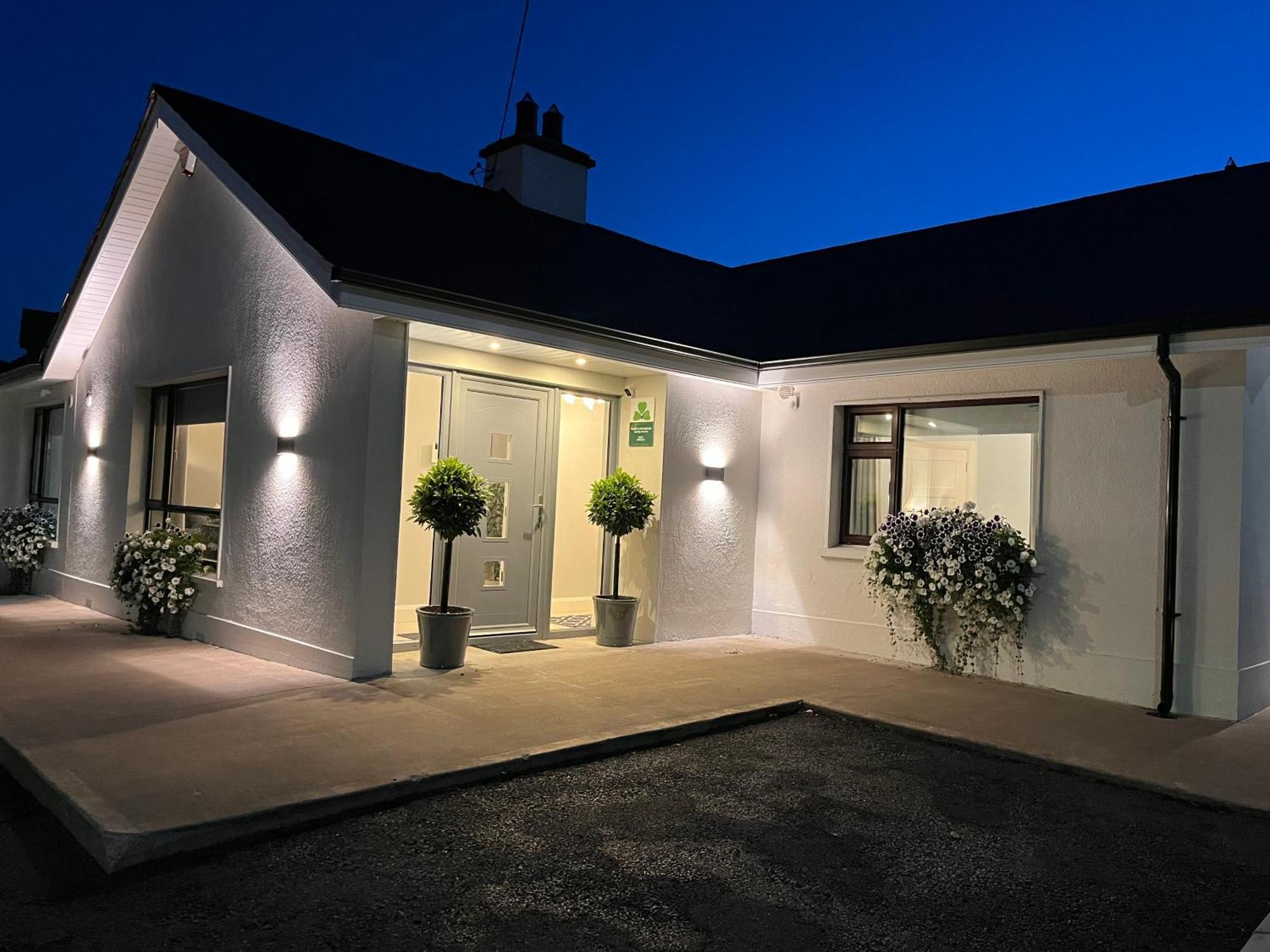 The Hillcrest, Luxury Accommodation In Castleblayney Town Kültér fotó